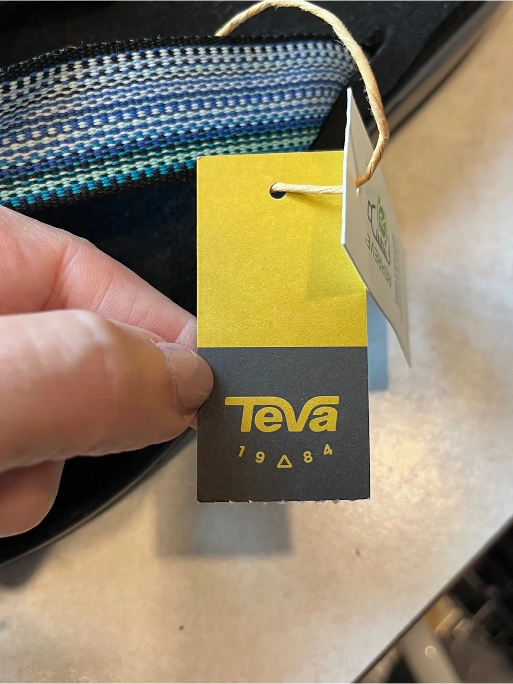 Teva Women’s Voya Flip Flop Sandals Antiguous Blue Multi Size 9 NWT